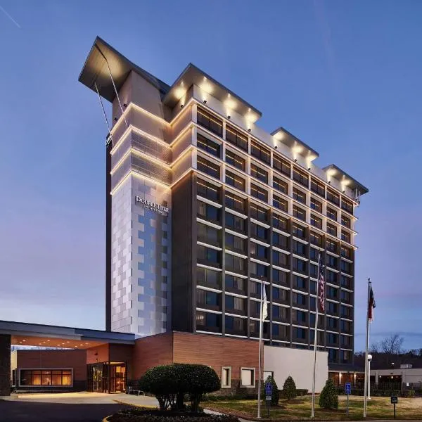 Doubletree By Hilton Raleigh Crabtree Valley, ξενοδοχείο σε Asbury