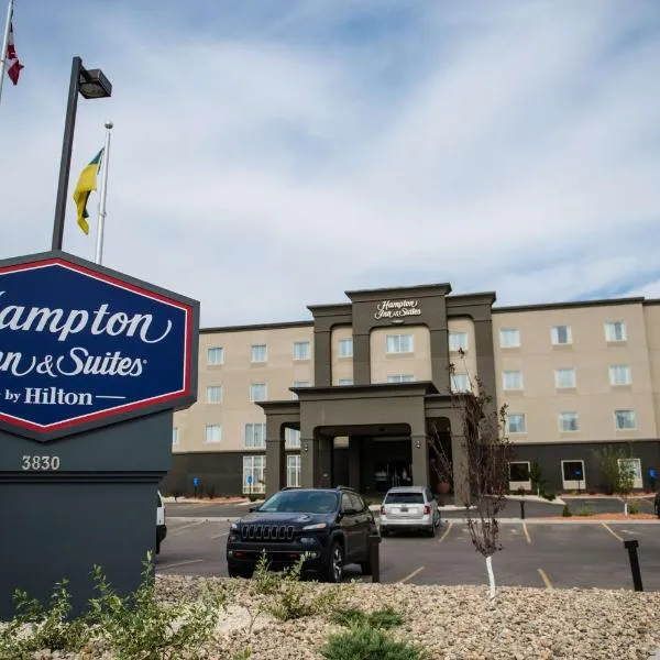 Hampton Inn & Suites East Gate Regina, hotell i Pilot Butte