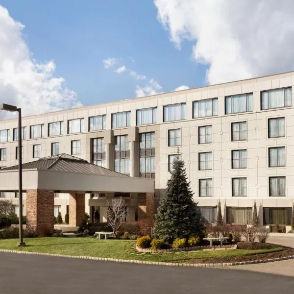 Embassy Suites by Hilton Piscataway Somerset、ピスカタウェイのホテル