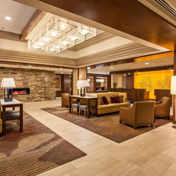 DoubleTree by Hilton Pittsburgh-Green Tree, hotelli kohteessa Bridgeville