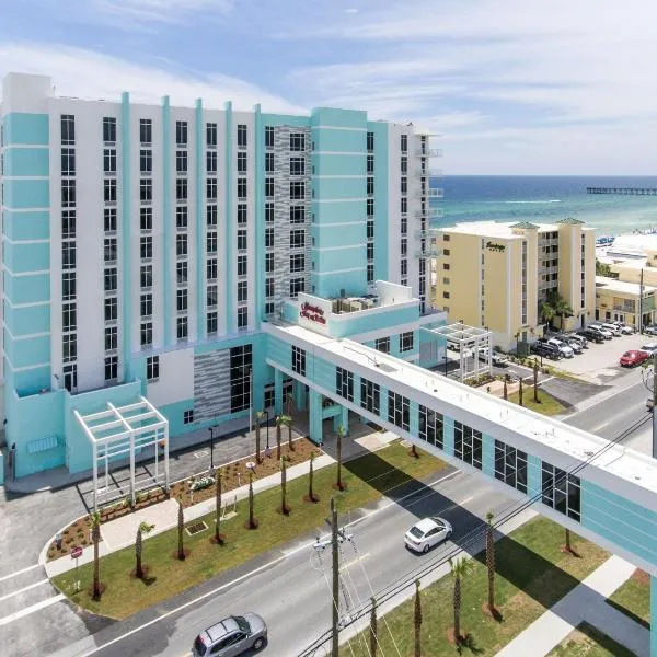 Hampton Inn & Suites Panama City Beach-Beachfront, hotell i Sunnyside