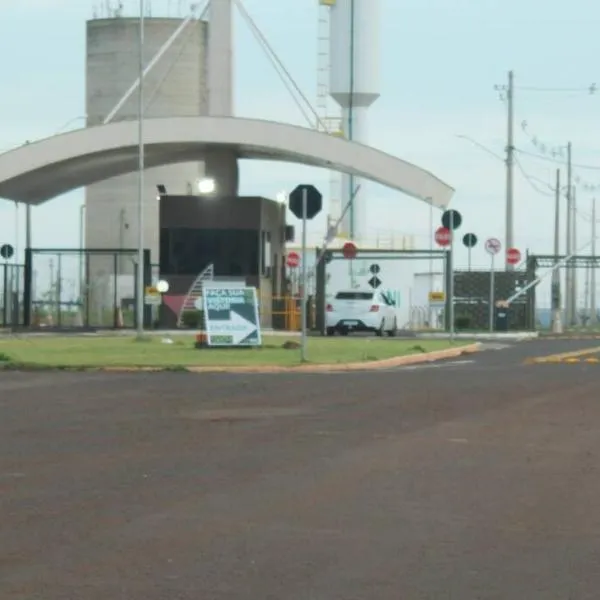 Casa 02 Quartos Condomínio Aceita Pet, hotel em Ribeirão Claro