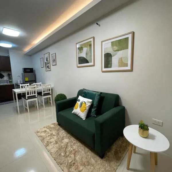 FLY & REST GUESTHOUSE - Mactan-Cebu International Airport、Lapu Lapu Cityのホテル