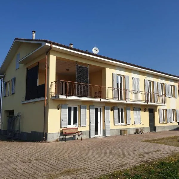 CASA FRIDA Intero alloggio con due camere, hotel v destinaci Canelli
