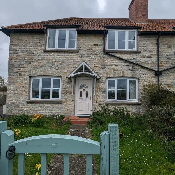 Cosy family cottage south Somerset, hotel a Long Sutton