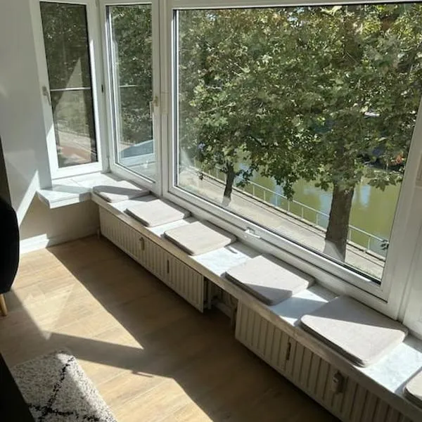 Ghent by the water, отель в Генте