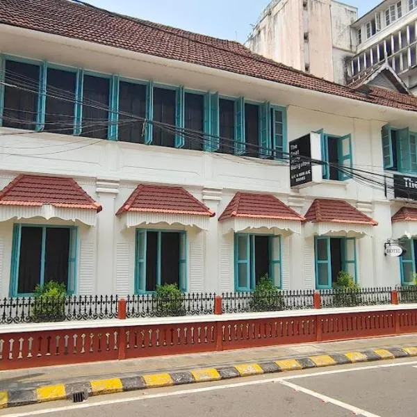 The Boat Jetty Bungalow, hotel di Edapalli