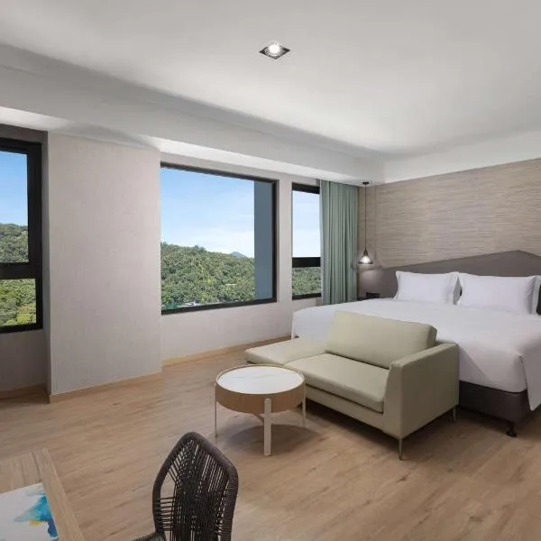 Wyndham Sun Moon Lake, hotel in Yuchi