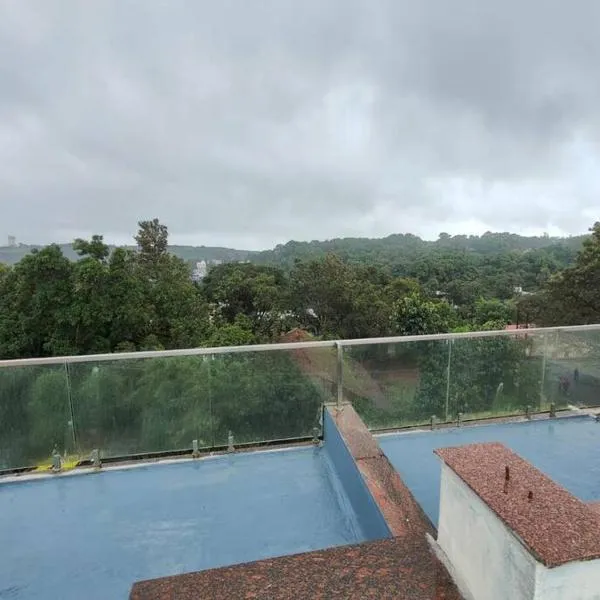 Suite with valley view Panhala Fort, отель в городе Shirāla