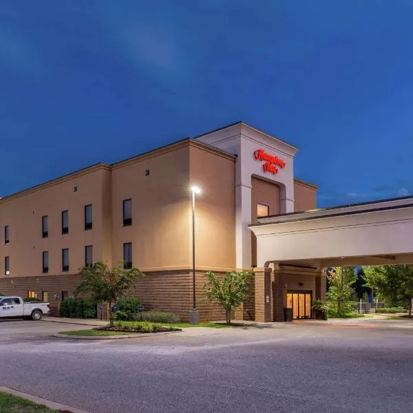 Hampton Inn Jackson-College Avenue, hotel di Jackson