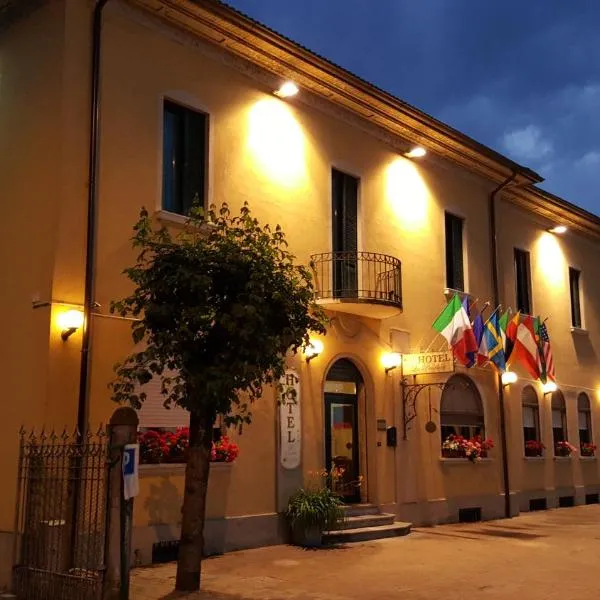 Cassinetta di Lugagnano에 위치한 호텔 Hotel La Pendola