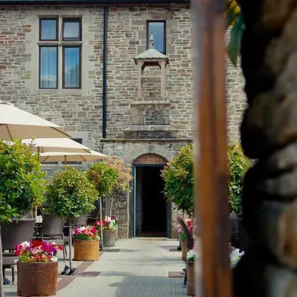 Lanelay Hall Hotel & Spa、ヘンソルのホテル