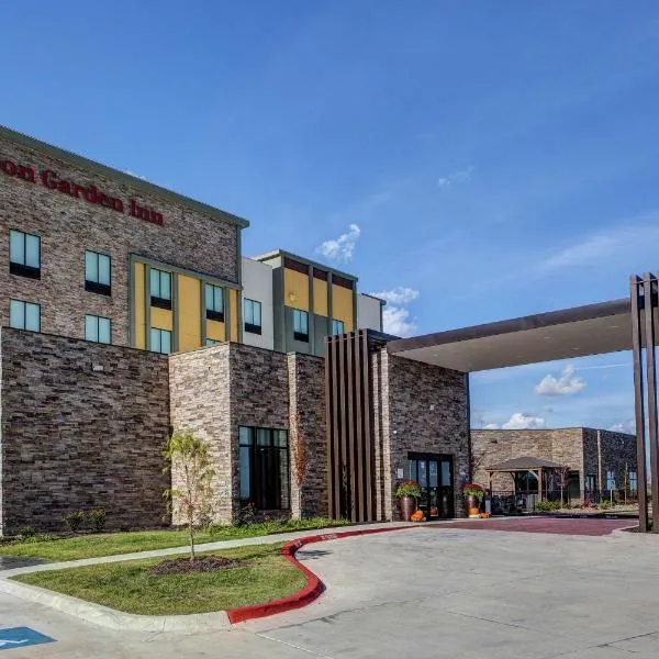 Hilton Garden Inn Topeka: Topeka şehrinde bir otel