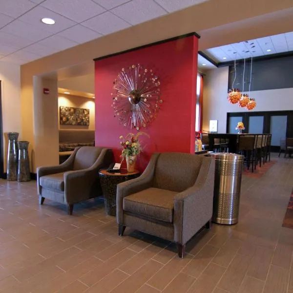 Hampton Inn & Suites Grand Forks, hotel en Grand Forks