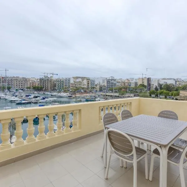 Marina VIEW APT SLPs 9 with private terrace & BBQ by 360 Estates – hotel w mieście Taʼ Xbiex