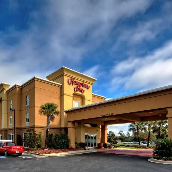 Hampton Inn Manning، فندق في Summerton