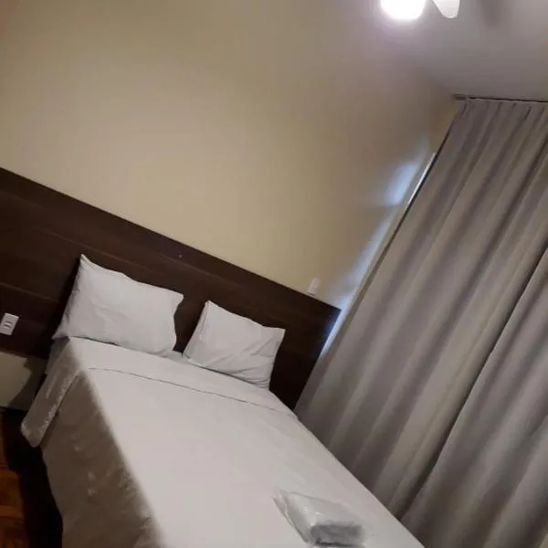 Hotel Embaixador, хотел в Крузейро