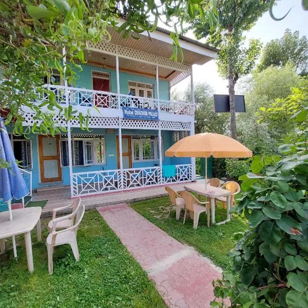 Hotel Chachoo Palace, hotel u gradu Telbal