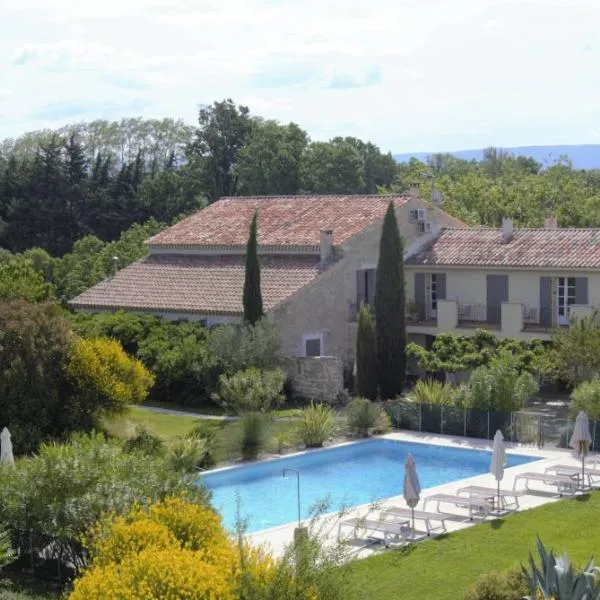 Gîte Crillon - Mas Les Fleurs d'Hilaire, hotel v destinácii Monteux