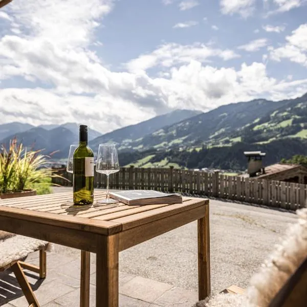 VIEW4TWO / Chalet-Apartment Zillertal, hotel v destinaci Hart im Zillertal
