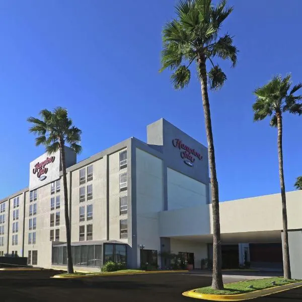 Hampton Inn Monterrey-Airport, hotel en Villa Juárez