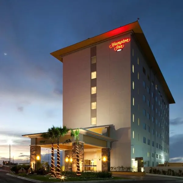 Hampton Inn by Hilton Silao-Aeropuerto, Mexico, hotel in Romita