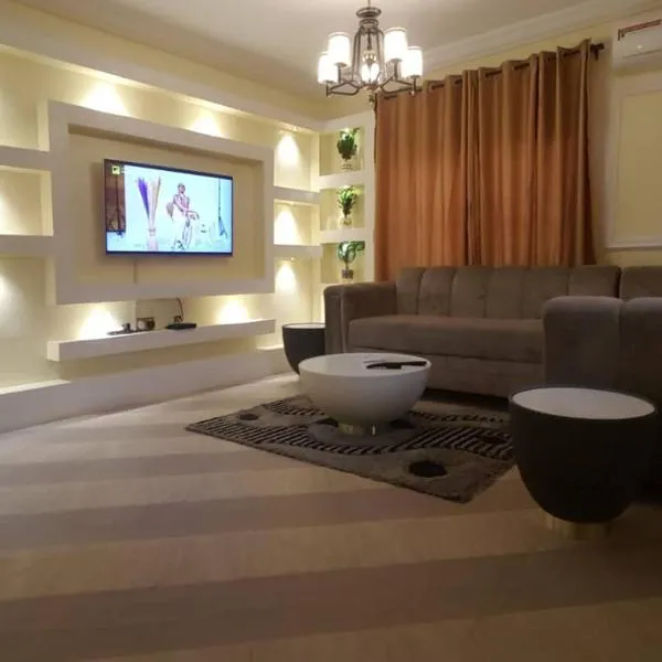 3JD Lavishly Furnished 3-Bed Genius, hotel in Lagos
