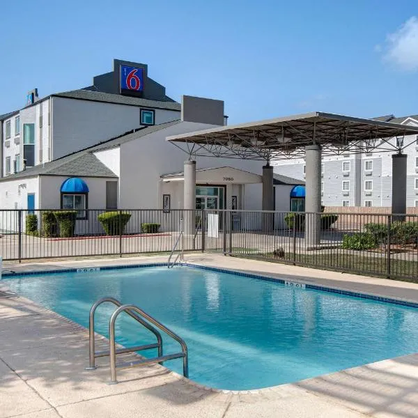 Motel 6-San Antonio, TX - South、サンアントニオのホテル