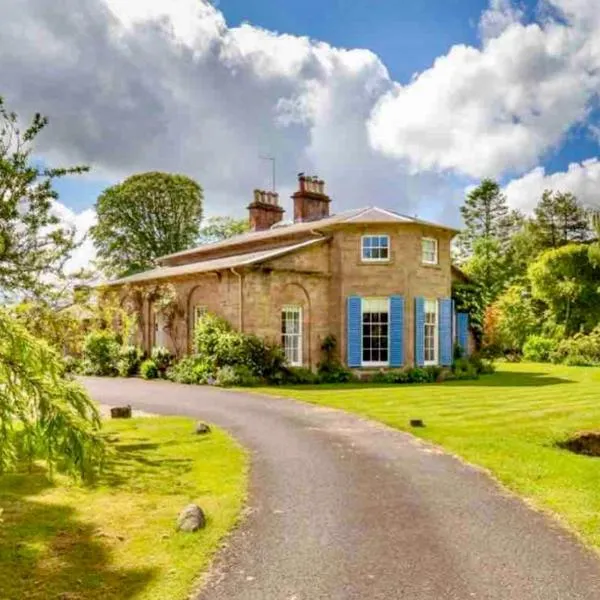 Private room & bathroom in Manor House, hotel en Maybole