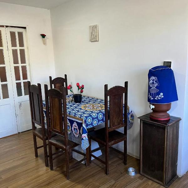 Quarto Grande Com Banheiro Privativo em OP - Foto 4