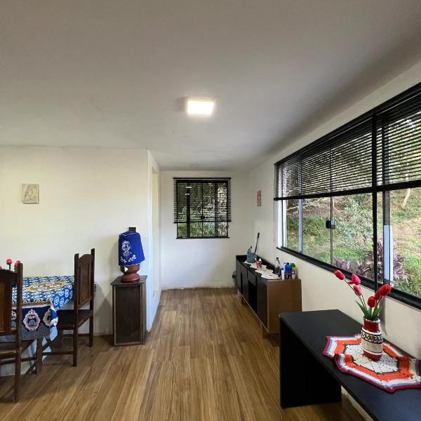 Quarto Grande Com Banheiro Privativo em OP - Foto 3