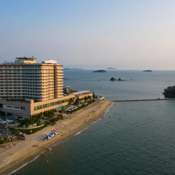 Beache Palace, hotel v destinaci Porjong