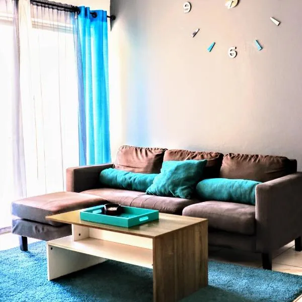 Crystoural Apartment Liguanea Sovereign Apt - 2 Bedrooms, 3 Beds, Host 4 Guest- Kingston!, hotel in Kingston