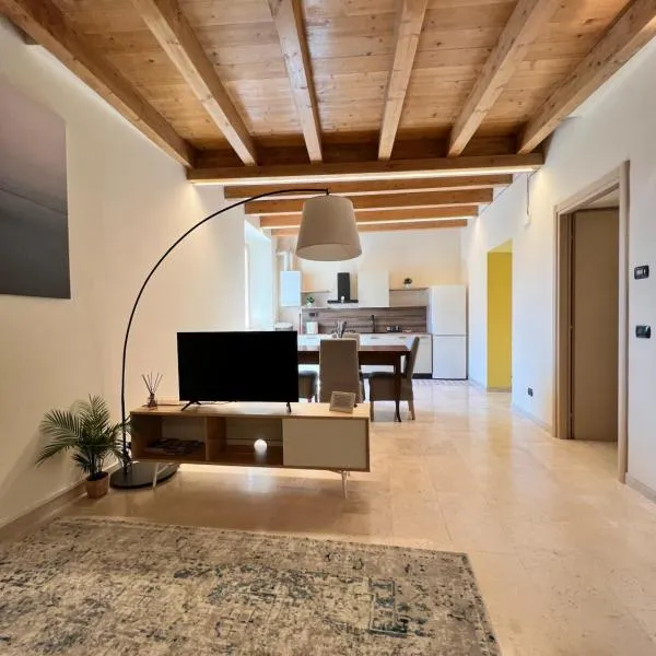 Appartamento del BUFO - appartamento al lago, hotel in Endine Gaiano