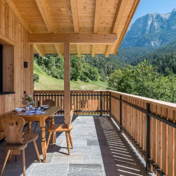 Chalet Kasch Apartment Berg, hotel v destinaci Vols am Schlern