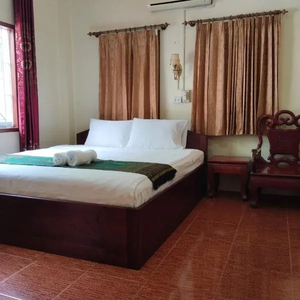 Thipphaphone Guesthouse، فندق في باكبنج