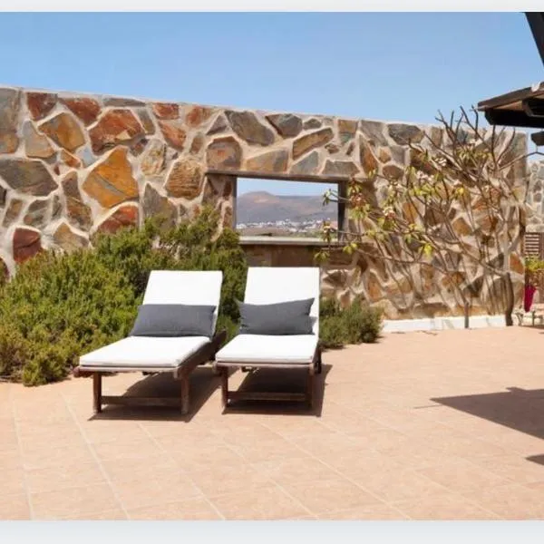 Villa Petronila Tías, LANZAROTE, hotel en Conil