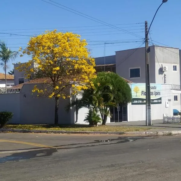 Pousada Flor Dos Ipês – hotel w mieście Trindade