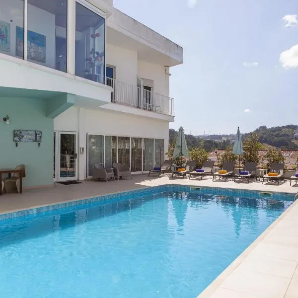 Boutique Hotel Casa do Outeiro - Arts & Crafts, hotel v destinaci Batalha