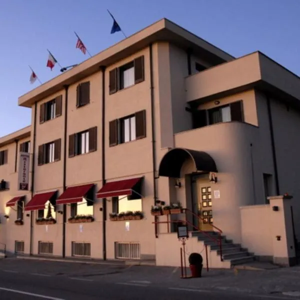 Hotel Bel Sit, hotel in Comerio