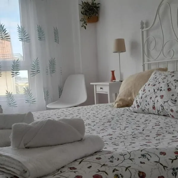 Coqueto apartamento a dos minutos de la playa、ソモのホテル