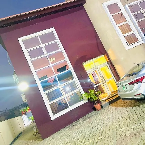 Posh Hotel and Suites Ikeja, hotell i Ejigbo