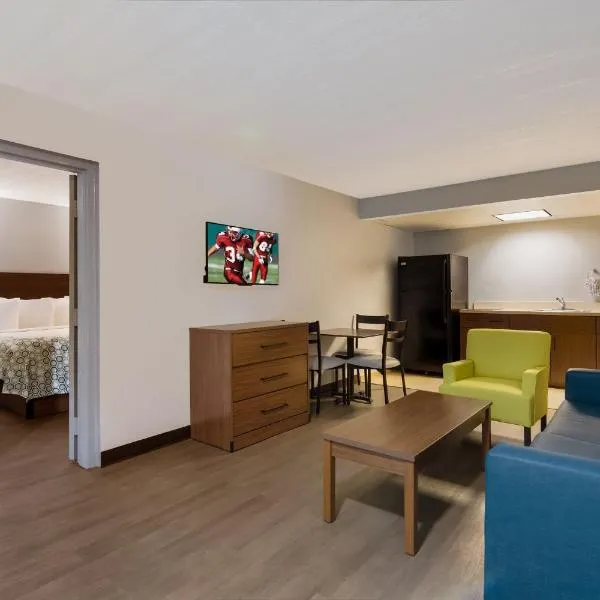 HomeTowne Studios by Red Roof Vero Beach - I-95, hotel v destinaci Vero Beach