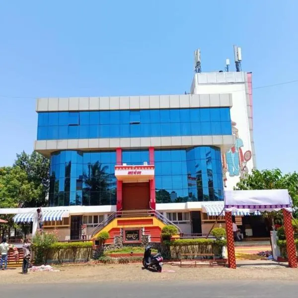 ์ฌํ๋ผ์ ์์นํ ํธํ
Hotel Sarang Lodging and Boarding