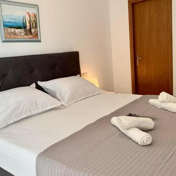 Apartment Nikola Škarica 8, hotel a Duće