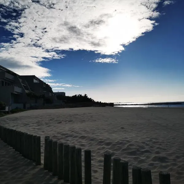 Villa spacieuse et stylée à 50m de la plage, hotell i Carnon-Plage