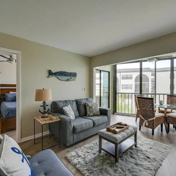 Waterfront Marco Island Condo with Pool and Hot Tub!, hotel in Marco Island