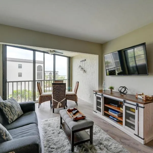 2 Mi to Tigertail Beach Quiet Waterfront Condo, hotel in Marco Island