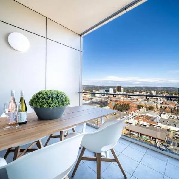 Divinity on Morphett - CBD Living with Skyline Views, hotel em Adelaide