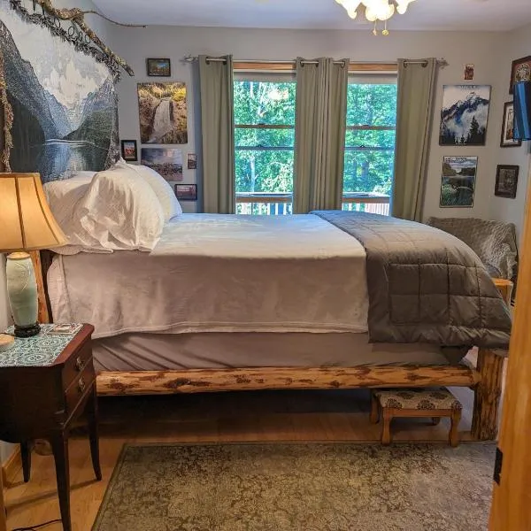 Pond Memories - National Parks Suite - Paddling Included!, hotel v destinaci Surry
